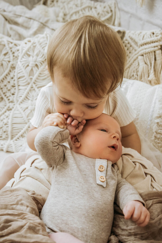 Newborn Geschwister Shooting Bildgefühle Odenwald Newborn Geschwister Shooting Bildgefühle Odenwald